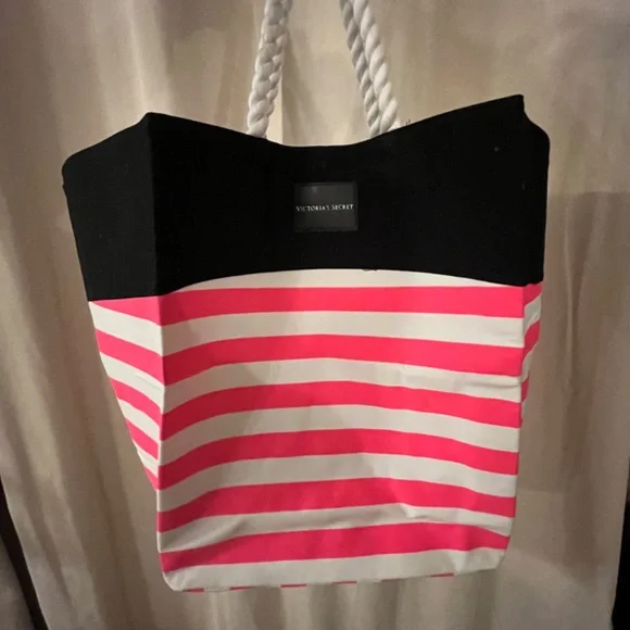 Victoria Secret Weekend Tote bag - nwot - large. - Picture 8 of 9